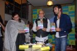 Ranbir Kapoor,Pritish Nandy at Pritish Nandy_s book launch in Crossword, Kemps Corner on 21st  July 2012 (13).JPG